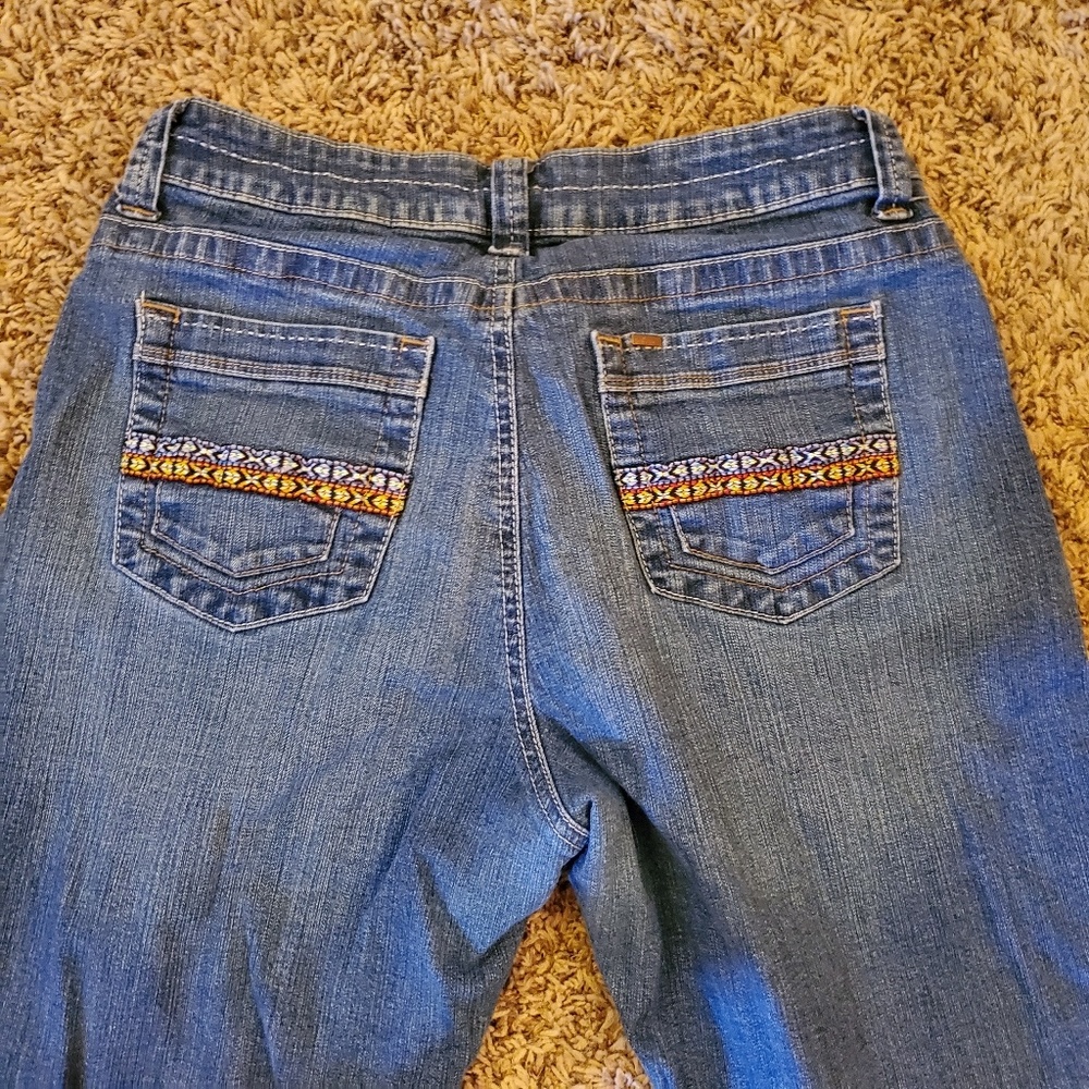 Cropped Lee Capris - Picture 7 of 7